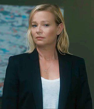 Samantha Mathis Height