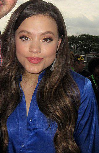 Sarah Jeffery Height