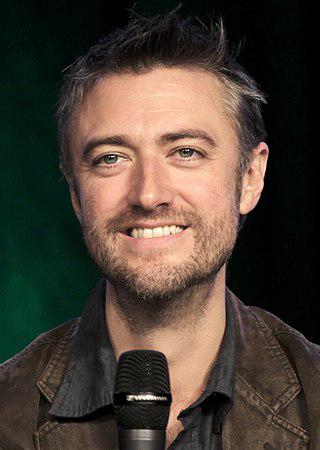 Sean Gunn Height