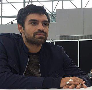 Sean Teale Height