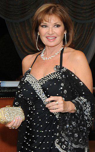 Stephanie Beacham Height