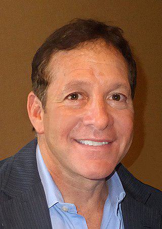 Steve Guttenberg Height