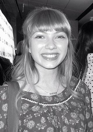 Tavi Gevinson Height