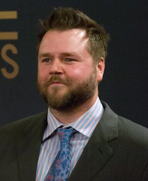 Tyler Labine Height