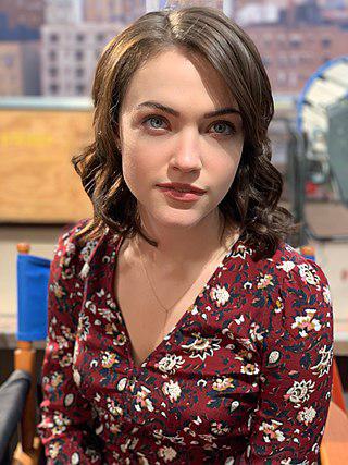 Violett Beane Height