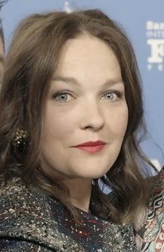 Virginia Kull Height