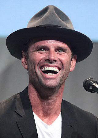 Walton Goggins Height