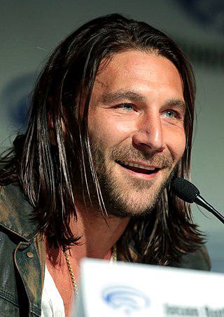 Zach McGowan Height